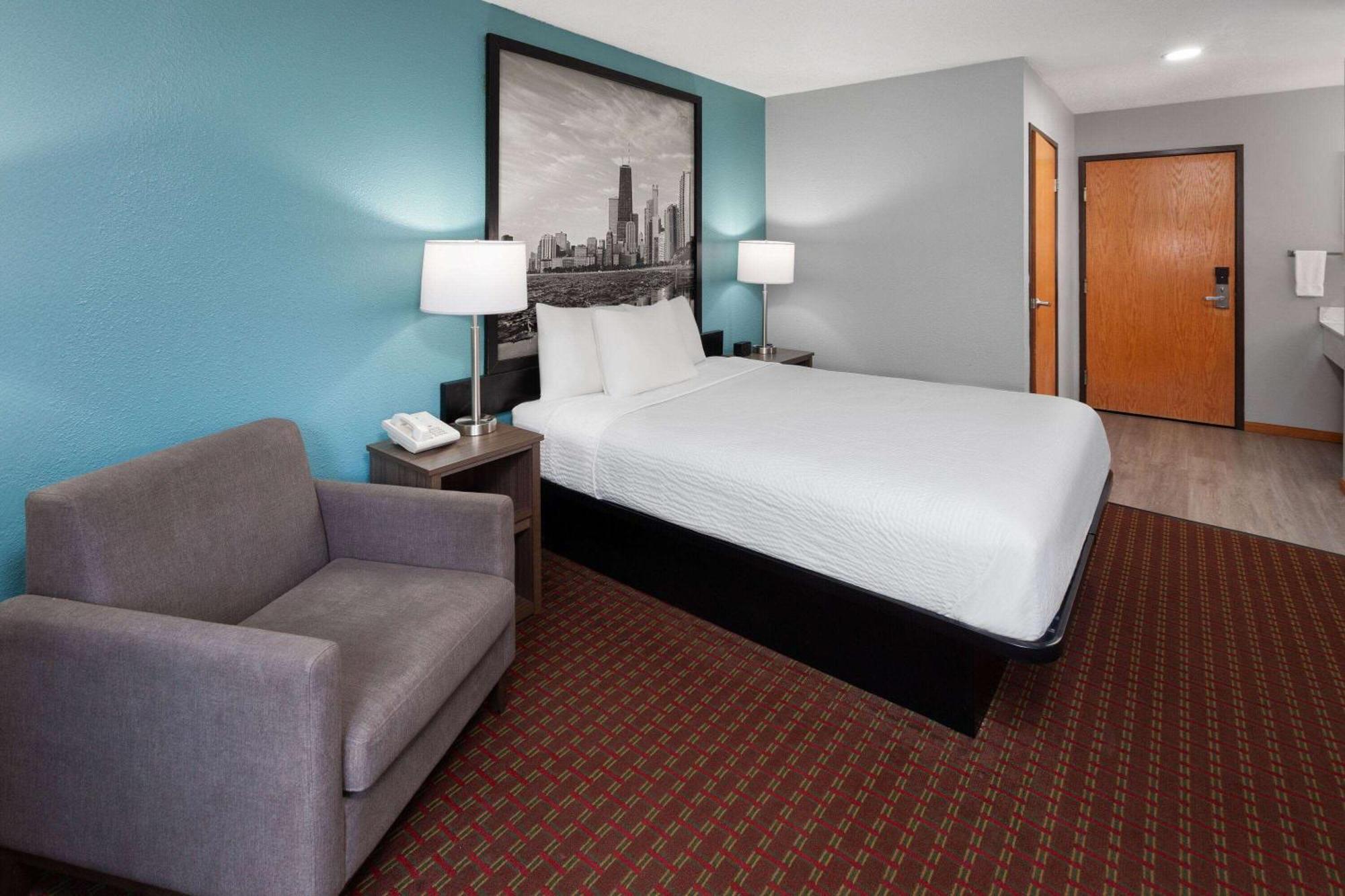 Super 8 By Wyndham Mchenry Fox Lake Area Exterior foto