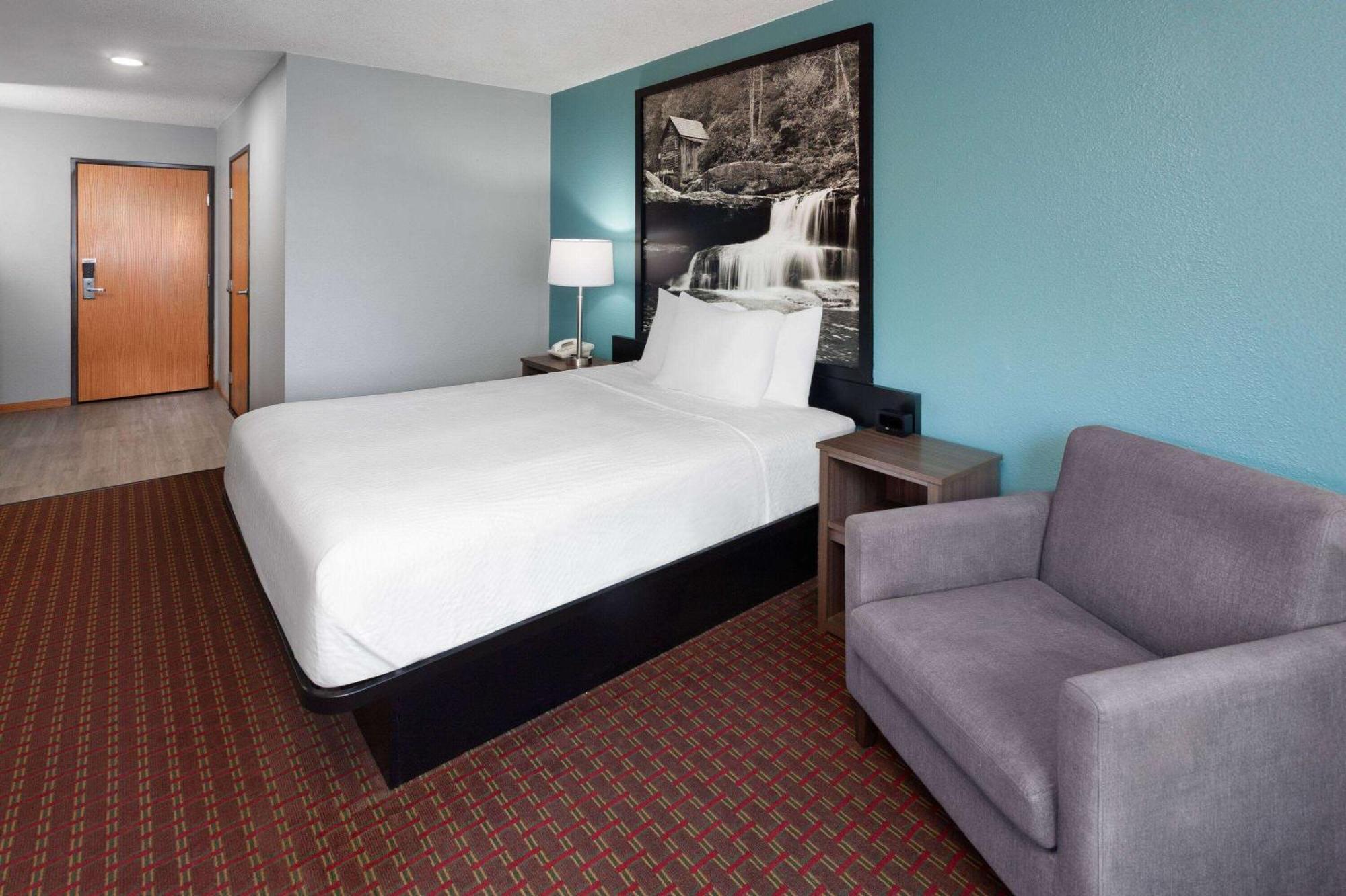 Super 8 By Wyndham Mchenry Fox Lake Area Exterior foto